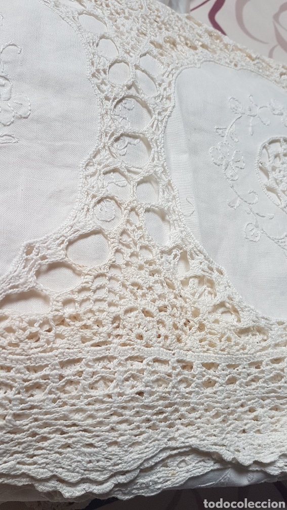 Antig&uuml;edades: Mantel de lino y crochet para 12 servicios - Foto 3