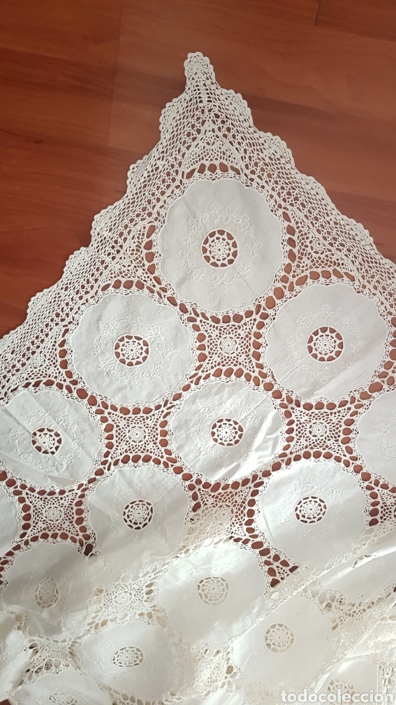 Antig&uuml;edades: Mantel de lino y crochet para 12 servicios - Foto 4
