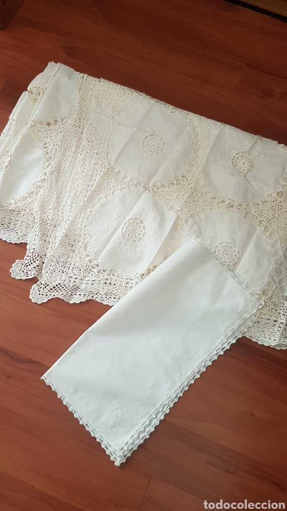 Antig&uuml;edades: Mantel de lino y crochet para 12 servicios - Foto 6