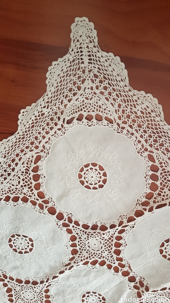 Antig&uuml;edades: Mantel de lino y crochet para 12 servicios - Foto 10