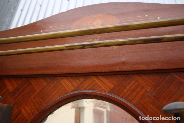 Antig&uuml;edades: antiguo perchero recibidor espejo - Foto 3