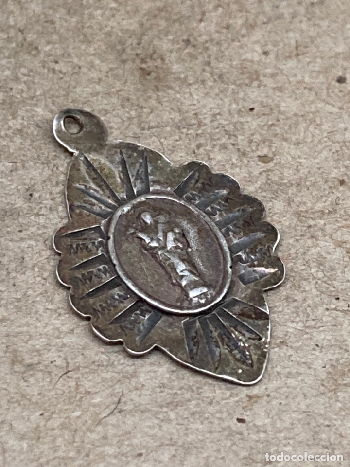 Antig&uuml;edades: Colgante de plata religioso - Foto 1