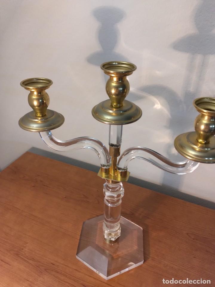 Antig&uuml;edades: Pareja de candelabros de metacrilato - Foto 13