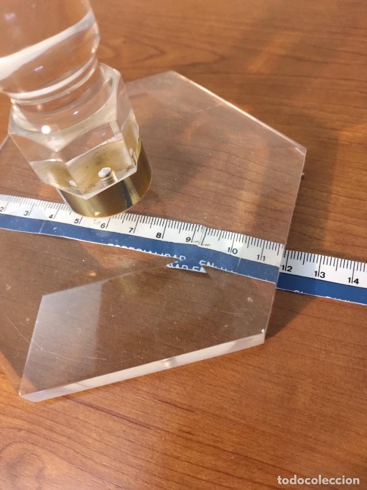 Antig&uuml;edades: Pareja de candelabros de metacrilato - Foto 15
