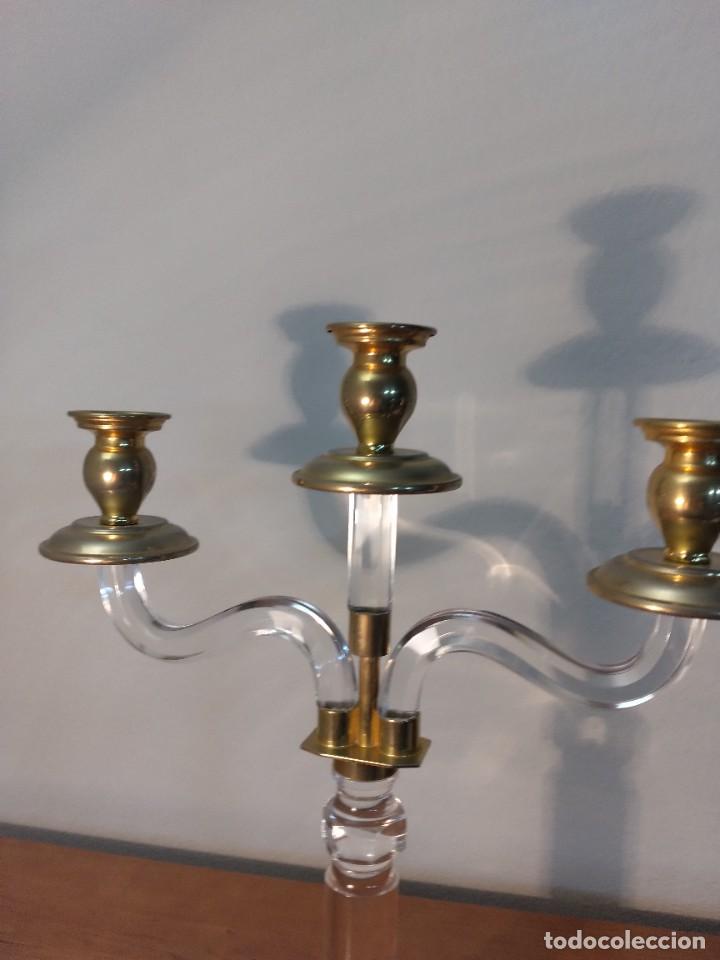 Antig&uuml;edades: Pareja de candelabros de metacrilato - Foto 16
