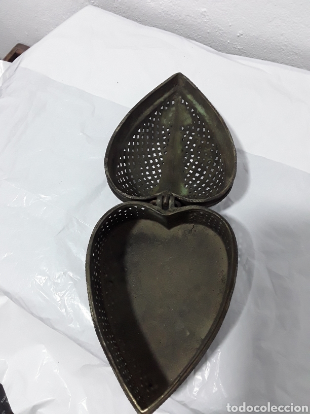 Antig&uuml;edades: Caja coraz&oacute;n, bronce - Foto 5