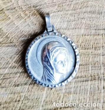 Antig&uuml;edades: Escapulario o Medalla Virgen - Foto 1