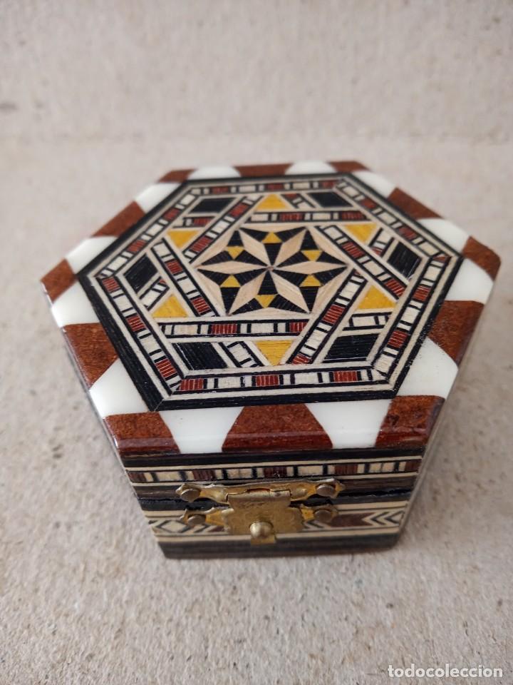 Antig&uuml;edades: BONITA CAJA GRANAINA DE TARACEA - Foto 1