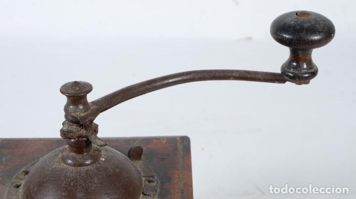 Antig&uuml;edades: Molinillo de caf&eacute; siglo XIX - Foto 8