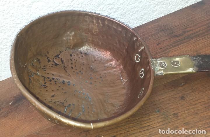 Antig&uuml;edades: SART&Eacute;N DE COBRE MANGO DE HIERRO SIGLO XIX - Foto 4