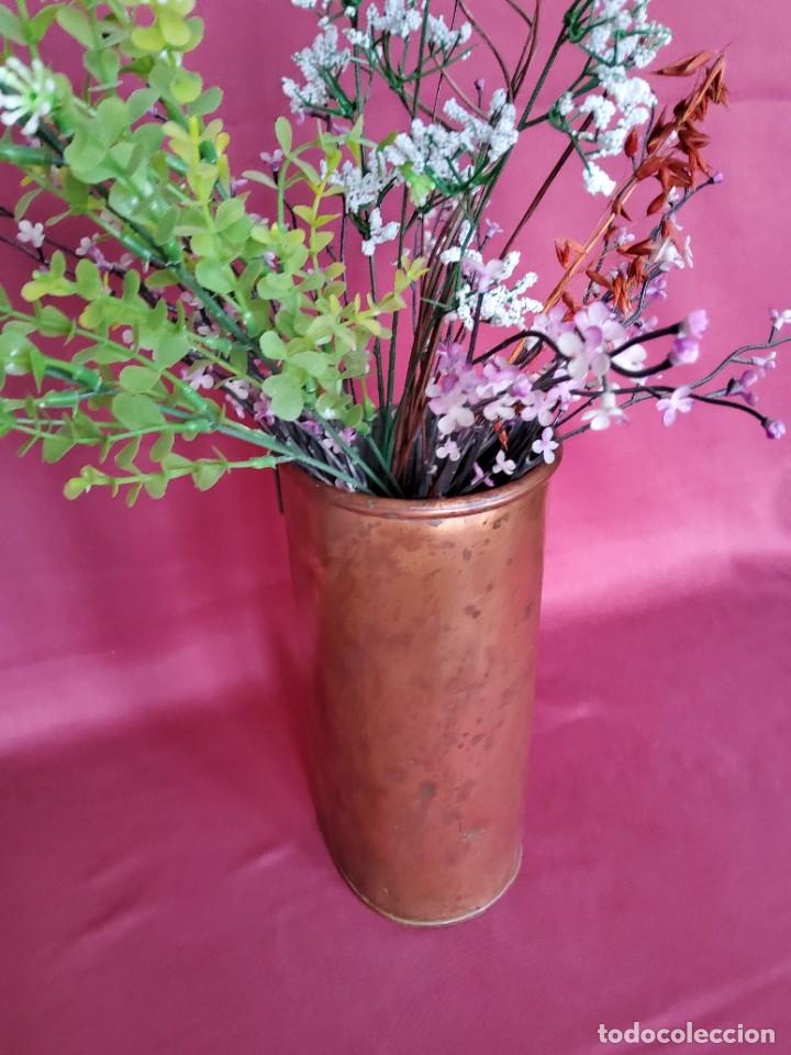Antig&uuml;edades: ANTIGUO RECIPIENTE DE COBRE IDEAL COMO FLORERO - Foto 3
