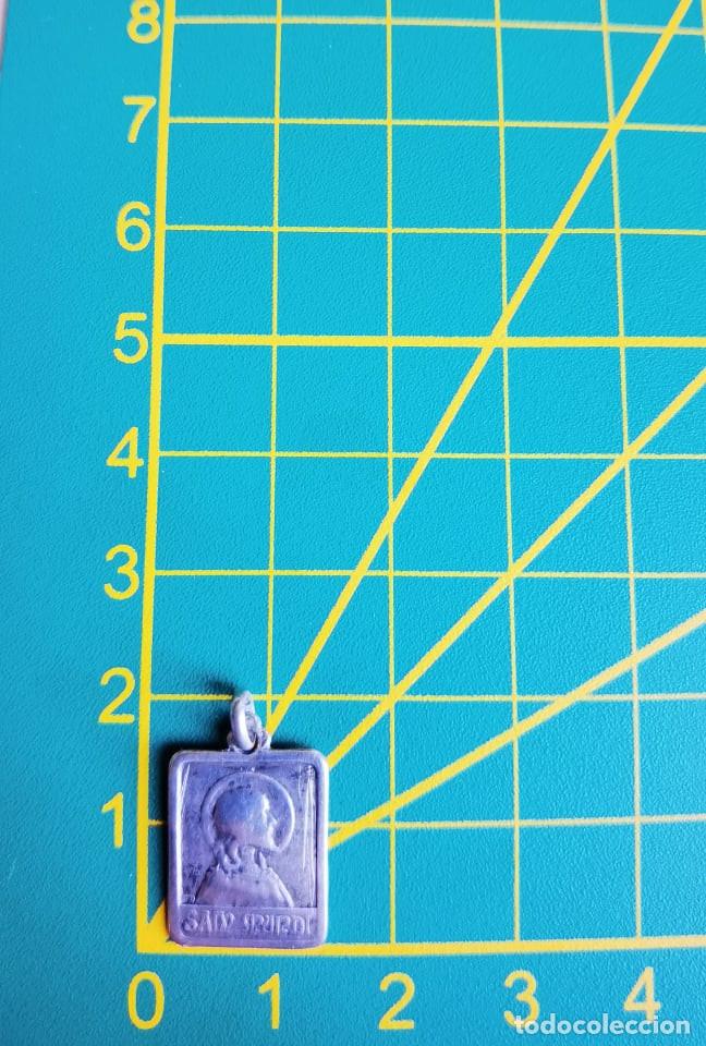 Antig&uuml;edades: Medalla Salva Mundi - Foto 3