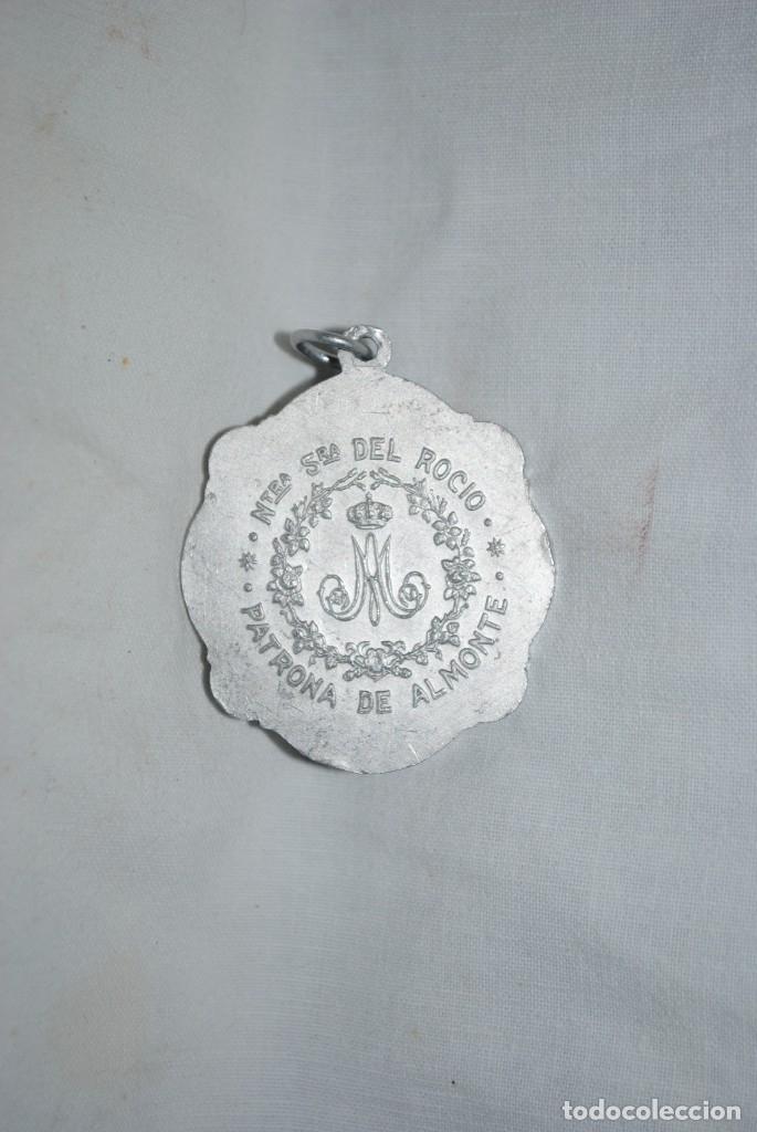 Antig&uuml;edades: MEDALLA VIRGEN DEL ROCIO . - Foto 2
