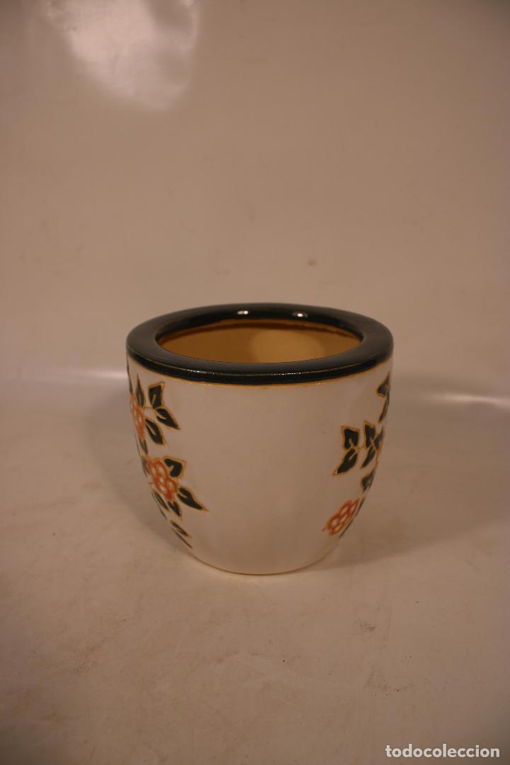 Antig&uuml;edades: peque&ntilde;o macetero de ceramica - Foto 2