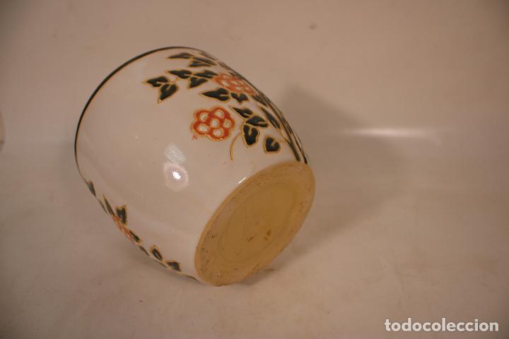 Antig&uuml;edades: peque&ntilde;o macetero de ceramica - Foto 3