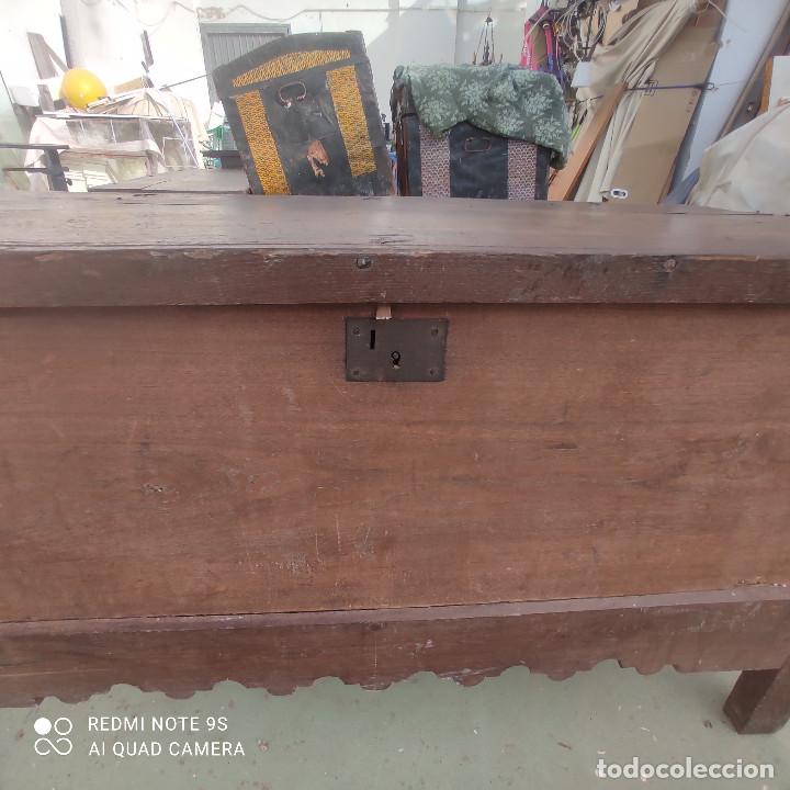 Antig&uuml;edades: arcon de madera - Foto 2