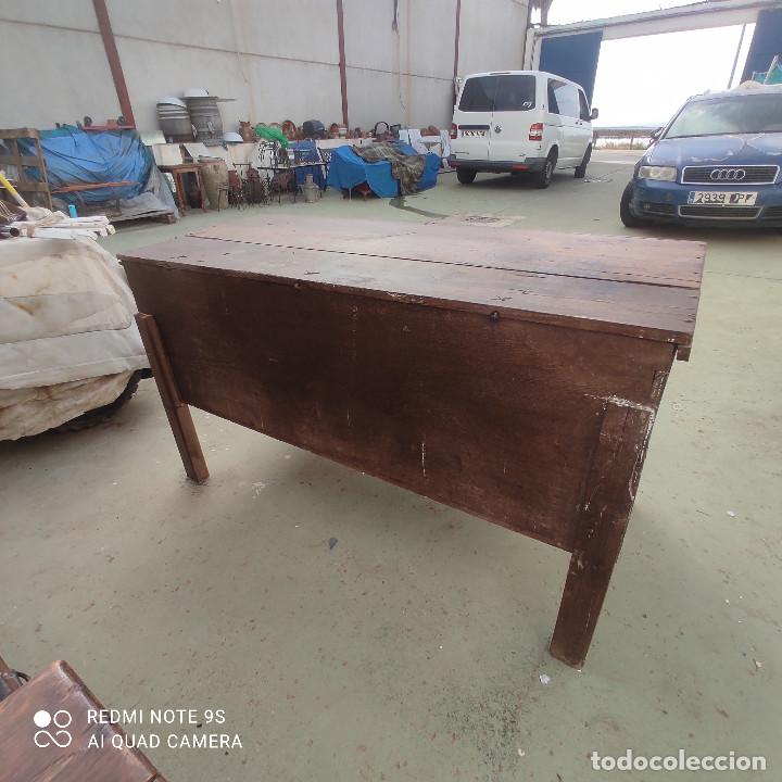 Antig&uuml;edades: arcon de madera - Foto 4