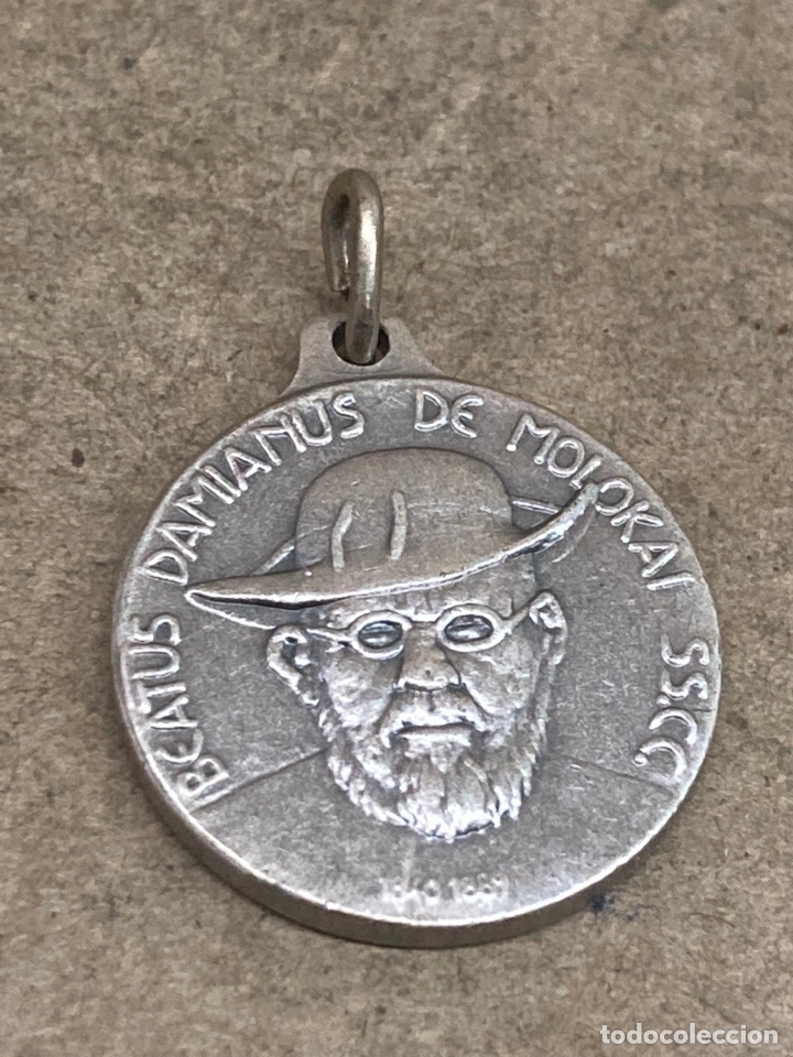 Antig&uuml;edades: Medalla de metal religioso - Foto 2