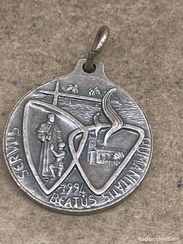 Antig&uuml;edades: Medalla de metal religioso - Foto 1