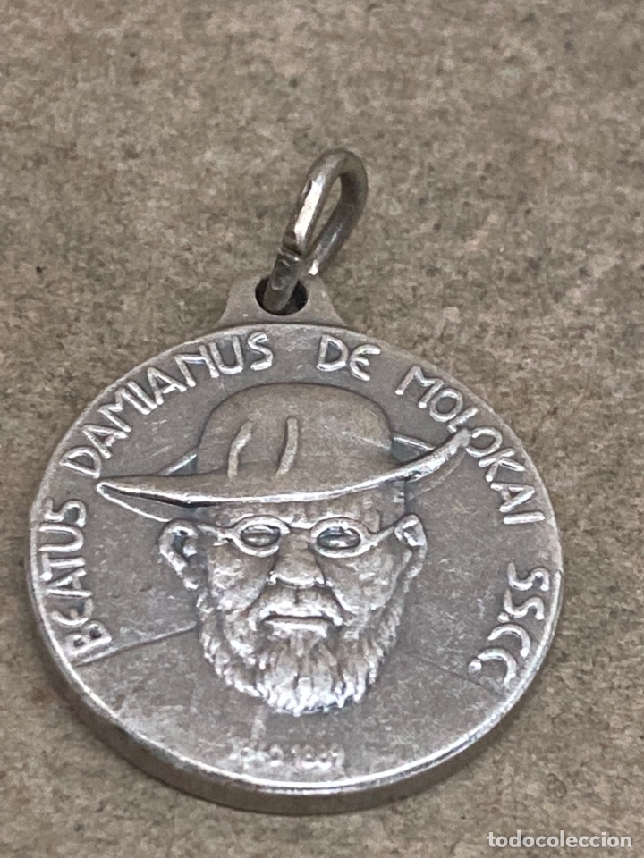 Antig&uuml;edades: Colgante de metal - Foto 1