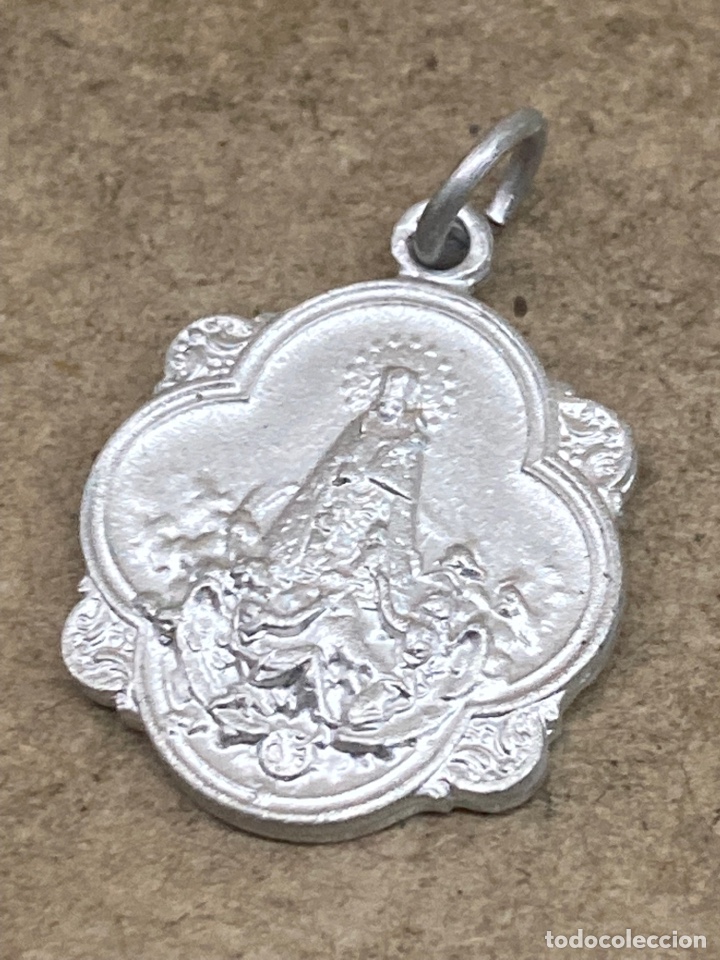 Antig&uuml;edades: Medalla de metal religioso - Foto 1