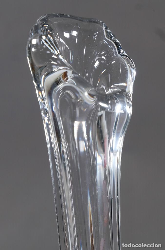 Antig&uuml;edades: Jarr&oacute;n en cristal con base en metal - Foto 3