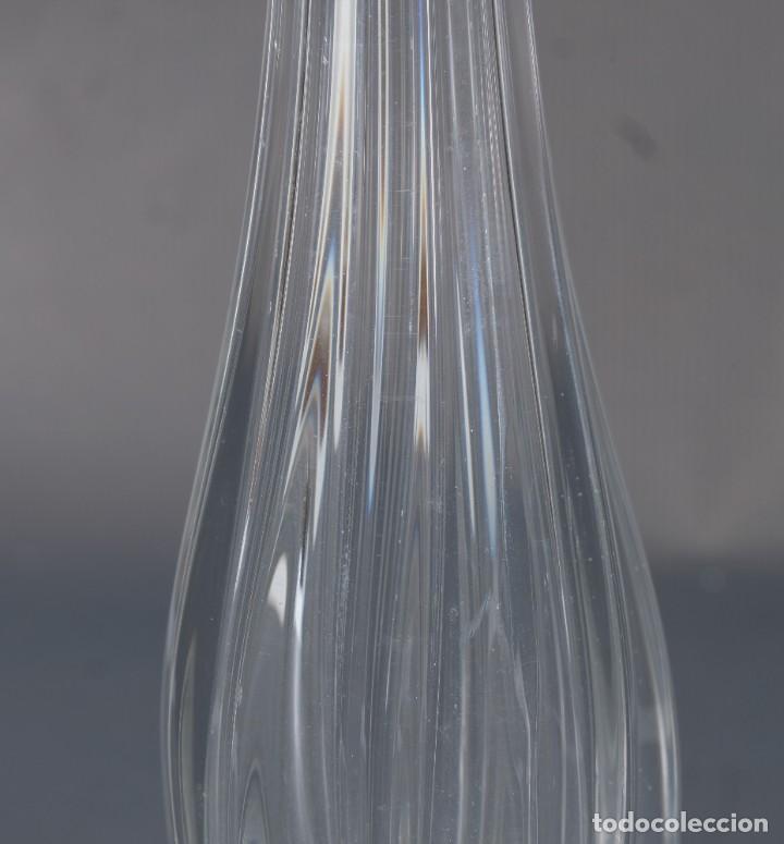 Antig&uuml;edades: Jarr&oacute;n en cristal con base en metal - Foto 5