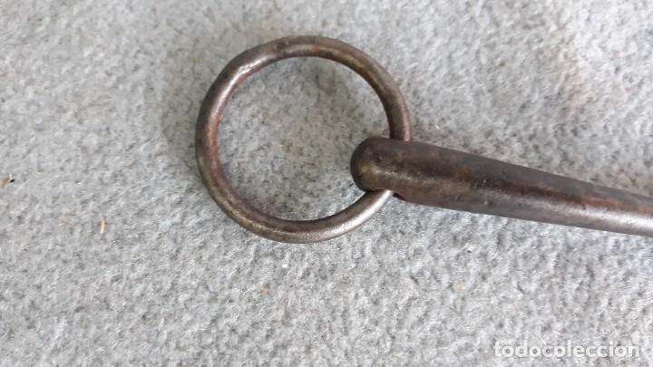 Antig&uuml;edades: Filete bocado articulado para caballo - Foto 3