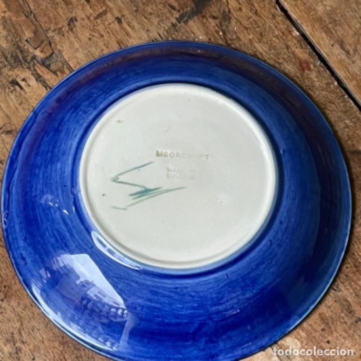 Antig&uuml;edades: Plato de Moorcroft de 18cm de di&aacute;metro - Foto 3