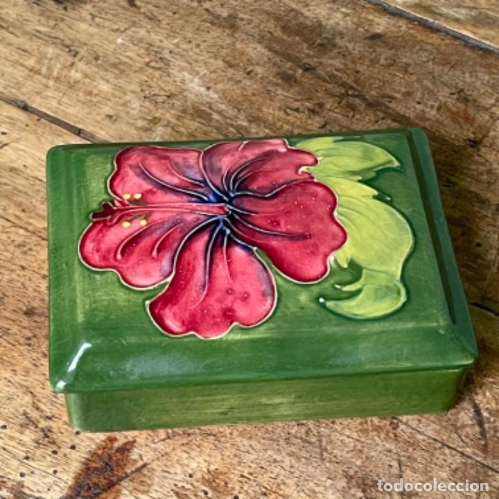 Antig&uuml;edades: Caja de Moorcroft rectangular de 12x9cm - Foto 3