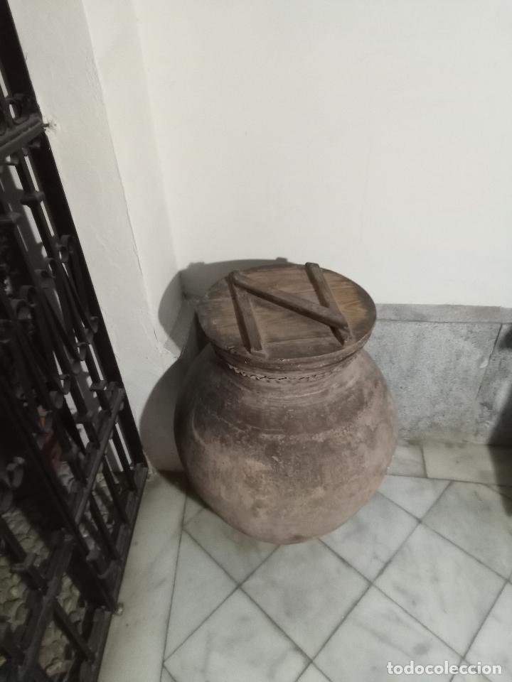 Antig&uuml;edades: ANTIGUA TINAJA CON TAPADERA - Foto 1