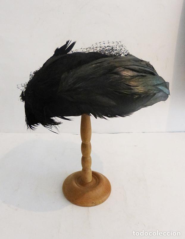 Antig&uuml;edades: Sombrero con plumas - Foto 2