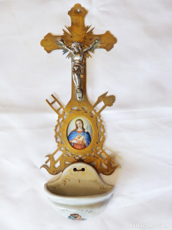 Antiques: BENDITERA DE METAL CON ESMALTE PINTADO SOBRE PORCELANA Y PILA CER&Aacute;MICA. S. XX
