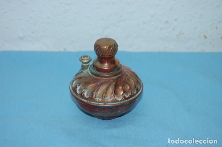 Antig&uuml;edades: ANTIGUA TETERA DE COBRE Y DE TALON - Foto 3