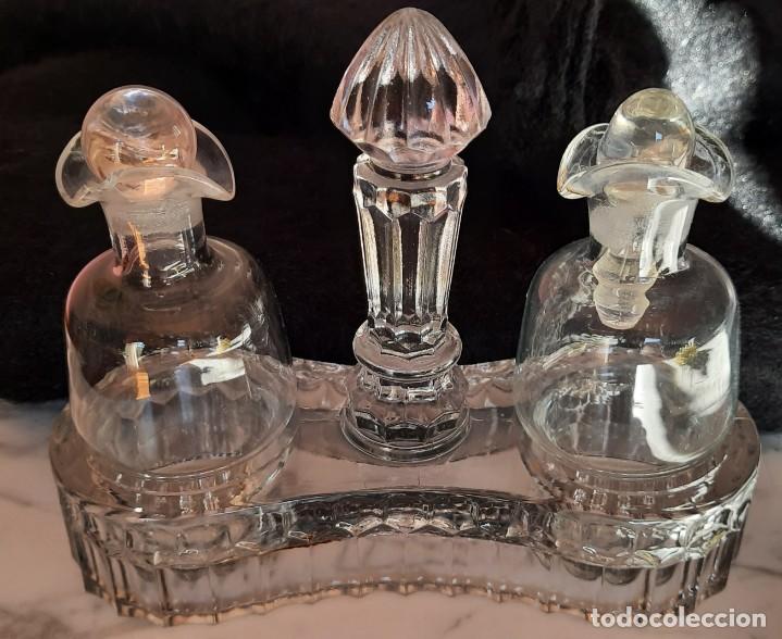 Antig&uuml;edades: ACEITERA Y VINAGRERA DE CRISTAL PRENSADO - Foto 3