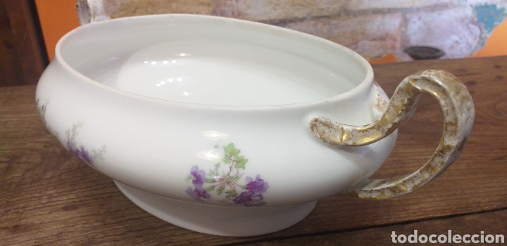 Antig&uuml;edades: Sopera de porcelana - Foto 2