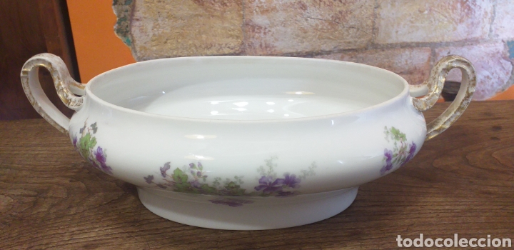 Antig&uuml;edades: Sopera de porcelana - Foto 1