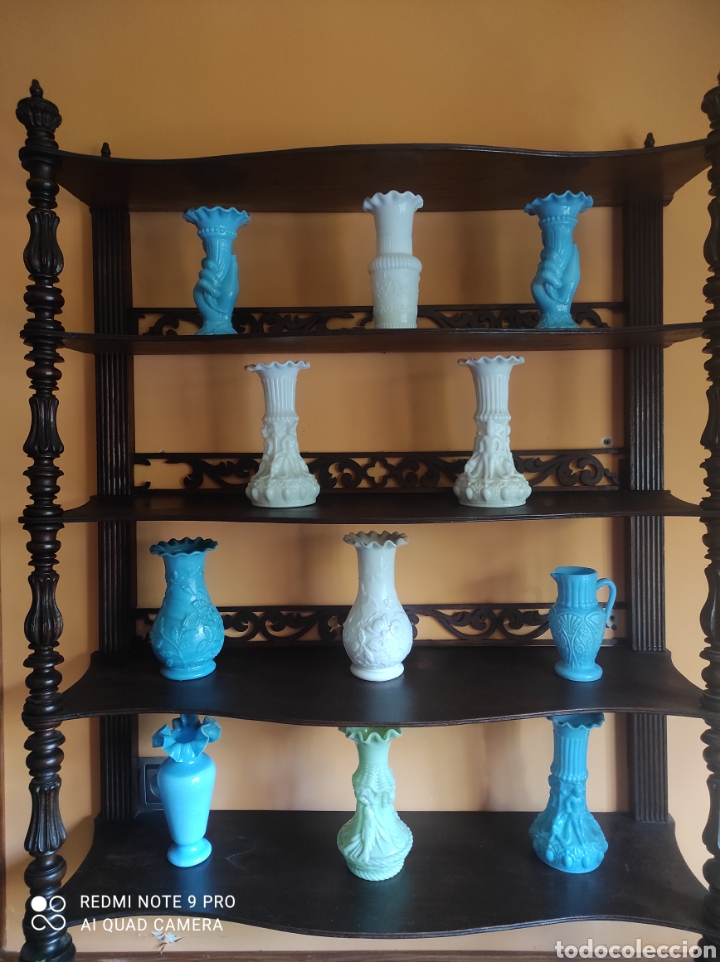 Antig&uuml;edades: Colecci&oacute;n de 11 floreros de opalina - Foto 1
