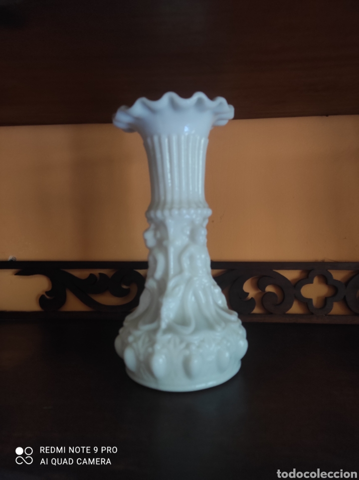 Antig&uuml;edades: Colecci&oacute;n de 11 floreros de opalina - Foto 2