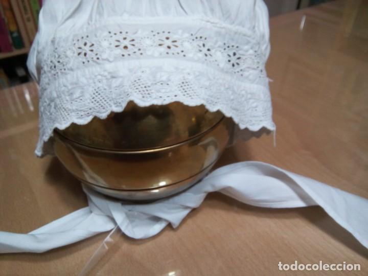 Antig&uuml;edades: * GORRO CON BORDADO SUIZO. (Rf:289/a) - Foto 3