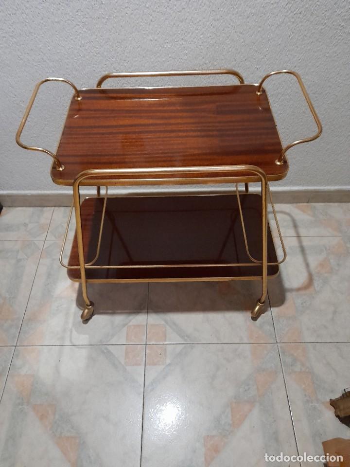 Antig&uuml;edades: Mesa camarera d&eacute;cada de los 60 m&aacute;s o menos - Foto 5