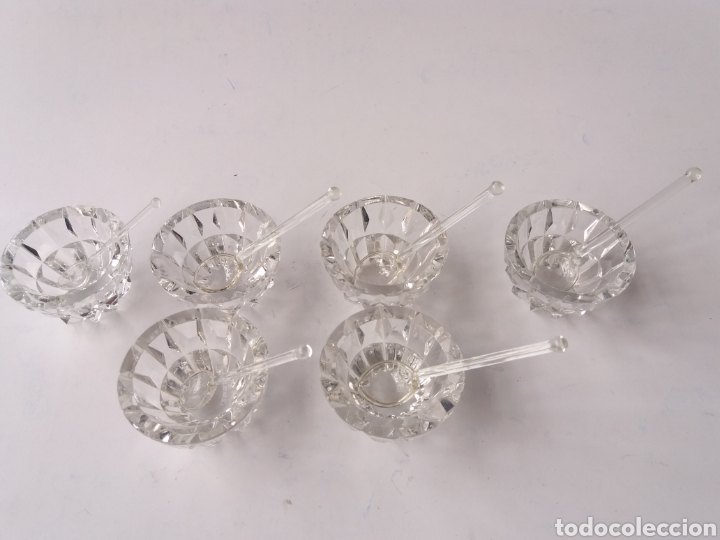 Oggetti Antichi: 6 PEQUE&Ntilde;OS RECIPIENTES PARA SALSAS DE CRISTAL TALLADO CON CUCHARILLAS TAMBI&Eacute;N DE CRISTAL