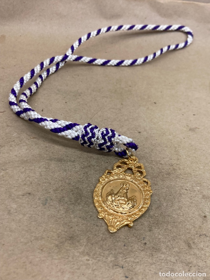 Antig&uuml;edades: Medalla religiosa met&aacute;lica - Foto 2