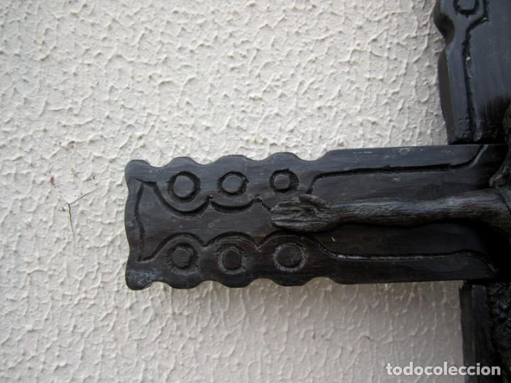 Antig&uuml;edades: Jesus crucificado, madera tallada - Foto 7