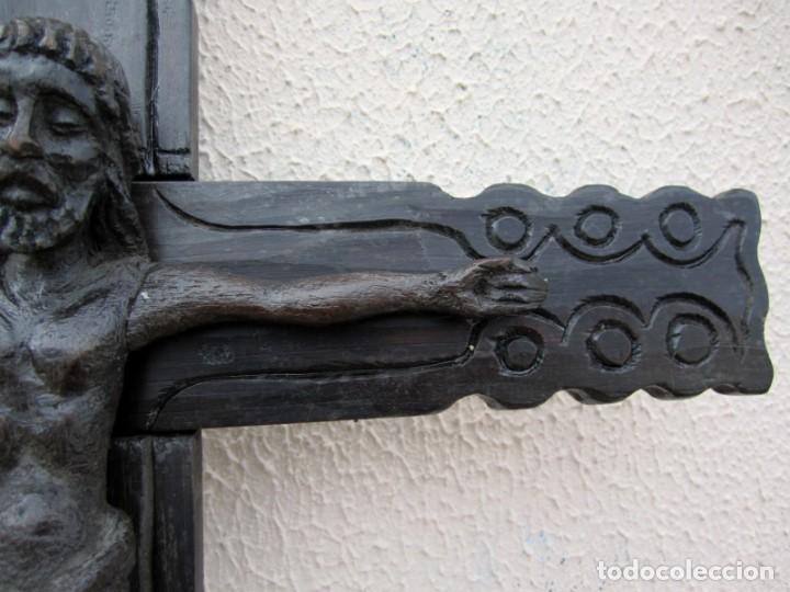 Antig&uuml;edades: Jesus crucificado, madera tallada - Foto 8