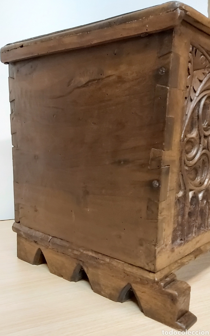 Antig&uuml;edades: Arc&oacute;n ba&uacute;l g&oacute;tico medieval en nogal - Foto 9