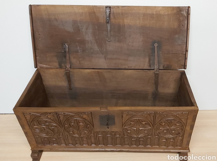 Antig&uuml;edades: Arc&oacute;n ba&uacute;l g&oacute;tico medieval en nogal - Foto 11