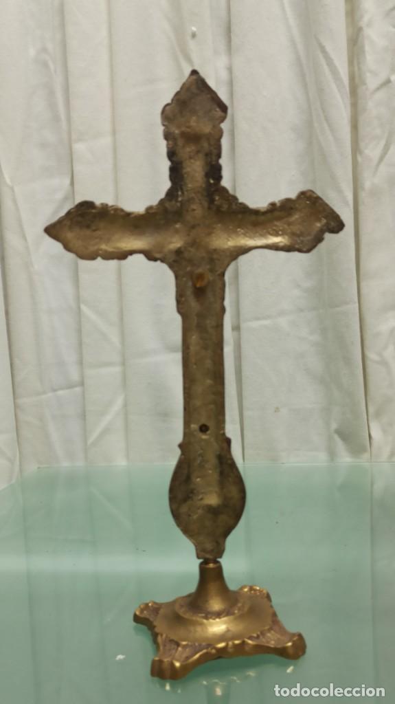 Antig&uuml;edades: CRUCIFIJO SOBREMESA EN BRONCE - Foto 4