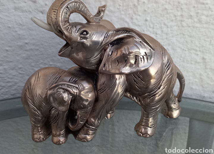 Antig&uuml;edades: Elefante con su cr&iacute;a. Ba&ntilde;ado en plata - Foto 3