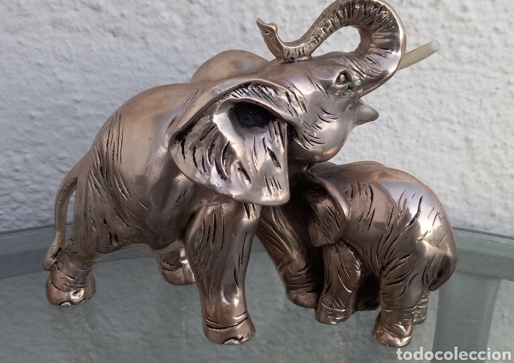 Antig&uuml;edades: Elefante con su cr&iacute;a. Ba&ntilde;ado en plata - Foto 1